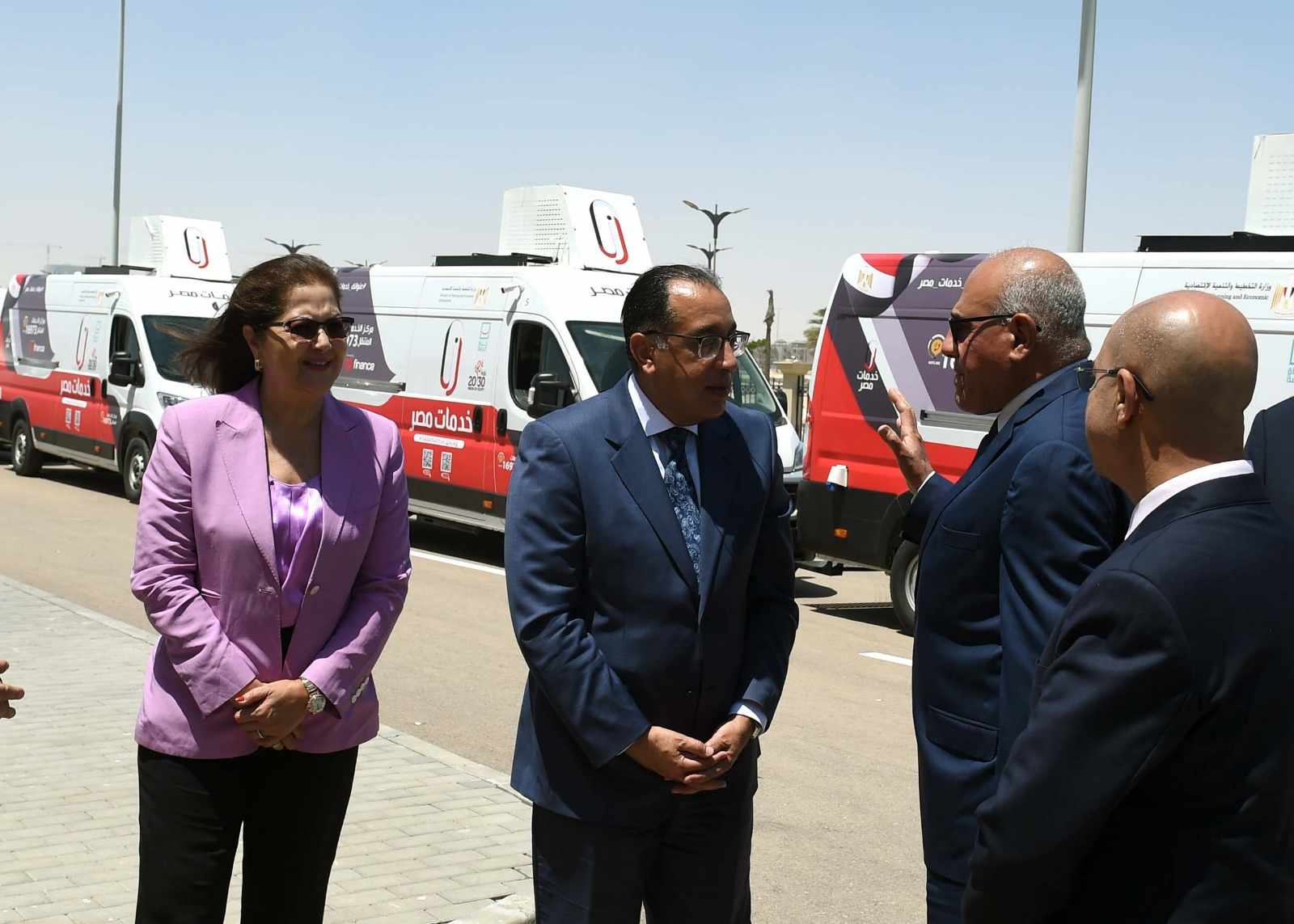 رئيس الوزراء يوجه بتصميم حملة إعلامية موسعة للترويج للمراكز التكنولوجية المتنقلة