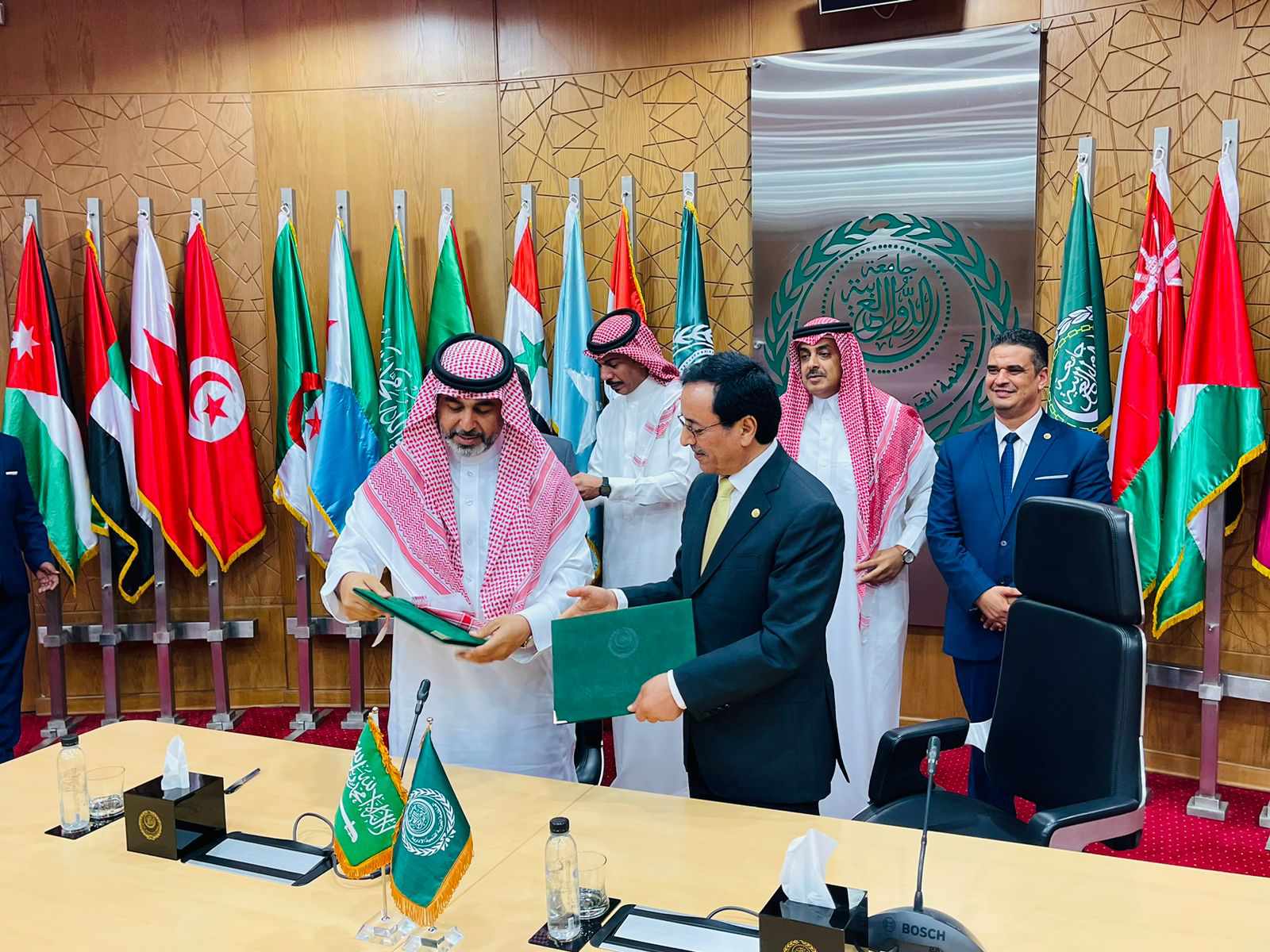 المنظمة العربية للتنمية الإدارية توقع مذكرة تفاهم مع اتحاد الغرف التجارية السعودية