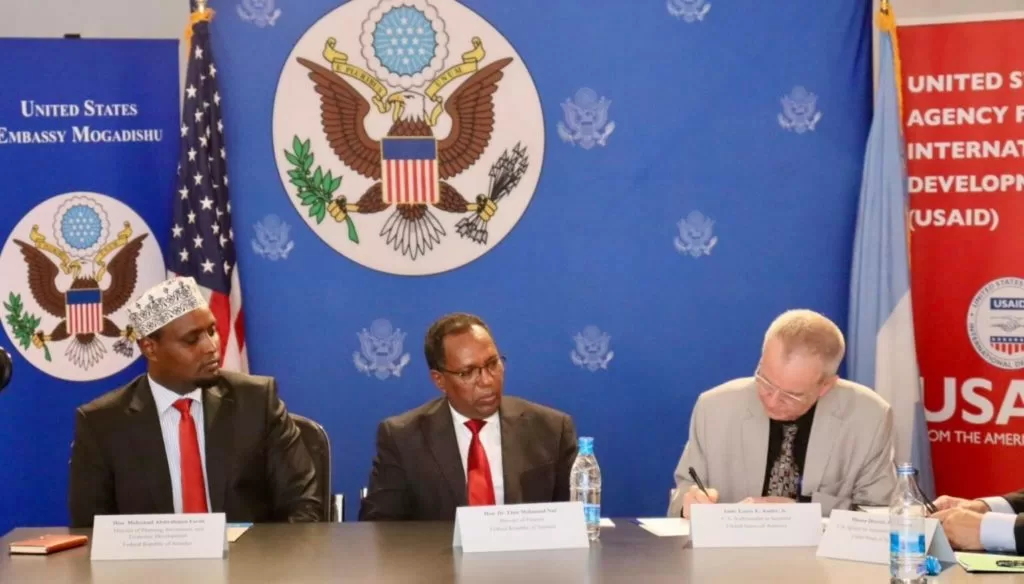 الصومال وأمريكا يوقِّعان اتفاقية مساعدة الأهداف الإنمائية بقيمة 92 مليون دولار