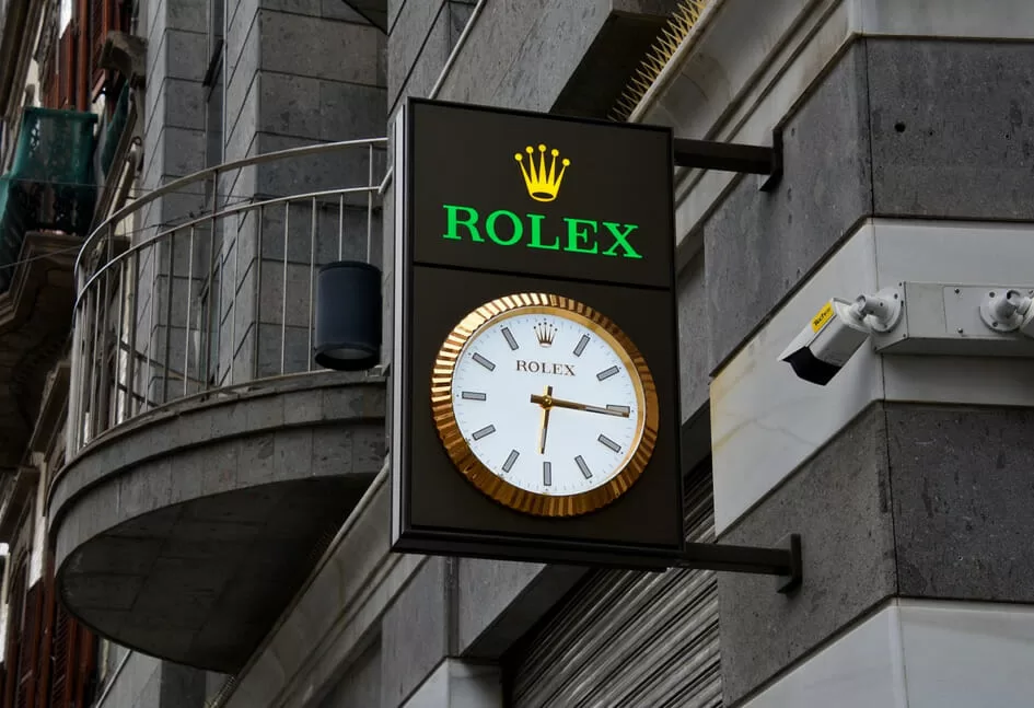 دامت قرناً.. سطوة عائلة "بوخرير" على السلع الفاخرة تنتهي بصفقة "رولكس"