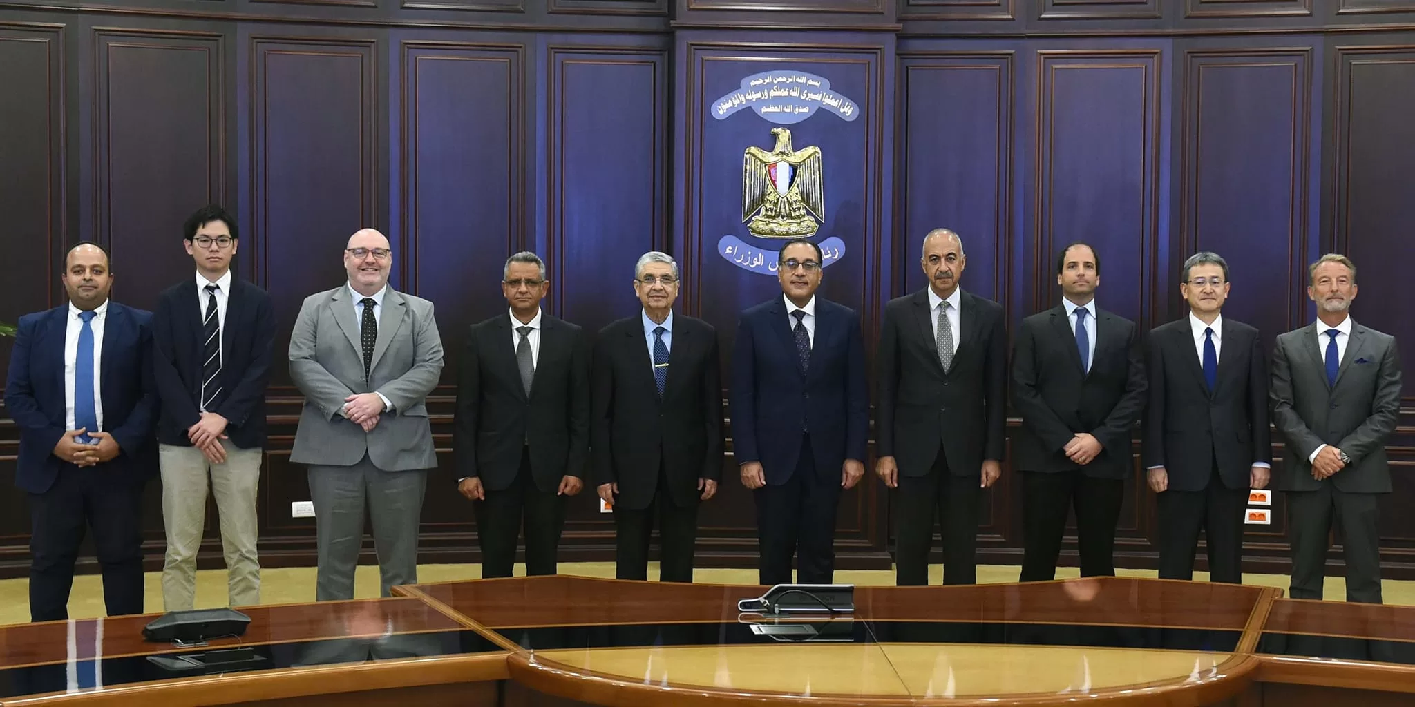 توقيع وثيقة إتاحة أرض مشروع لإنتاج الكهرباء من طاقة الرياح فى سوهاج بقدرة 3 جيجاوات