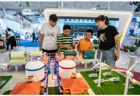 توقيع صفقات بقيمة 56 مليار دولار على هامش معرض الصين - جنوب آسيا