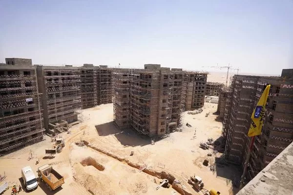 "طلعت مصطفى" تكشف عن الموقف التنفيذى لسير الأعمال الإنشائية فى مدينة "نور"