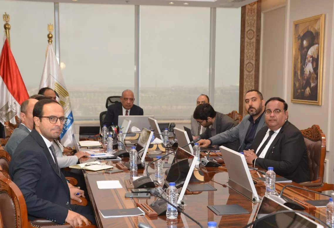 وزير قطاع الأعمال العام يبحث مع "H&H" الهندية التعاون في مجال الرعاية الصحية والمستحضرات الطبية