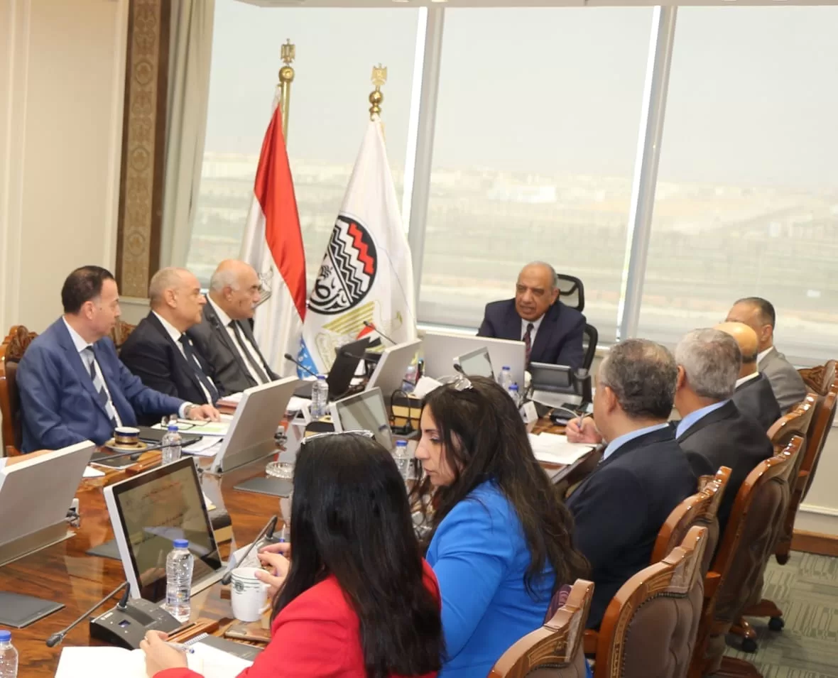 وزير قطاع الأعمال يستعرض الخطة العامة للتدريب بالشركات التابعة