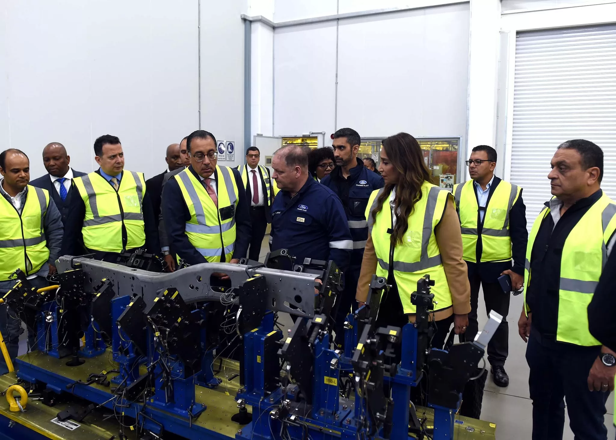 رئيس الوزراء يتفقد مركز تحديث صناعة السيارات ومجموعة لمصانع السيارات بجنوب إفريقيا