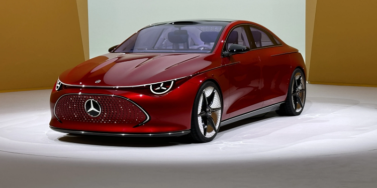 «مرسيدس-بنز» تكشف النقاب عن «Concept CLA Class» الكهربائية