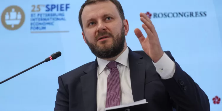 مساعد الرئيس الروسي، مكسيم أوريشكين ؛ روسيا