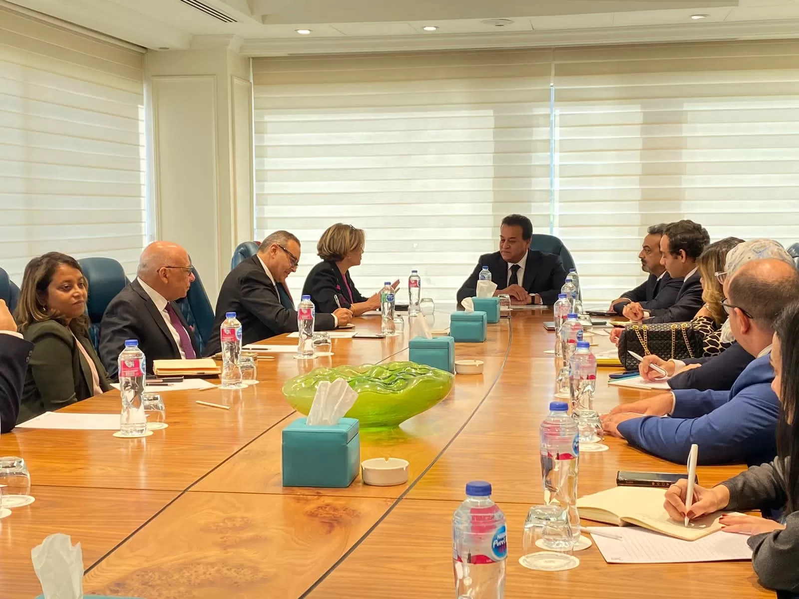 "الصحة" تبحث الاستفادة من منح البنك الدولي لتوفير الدعامات القلبية