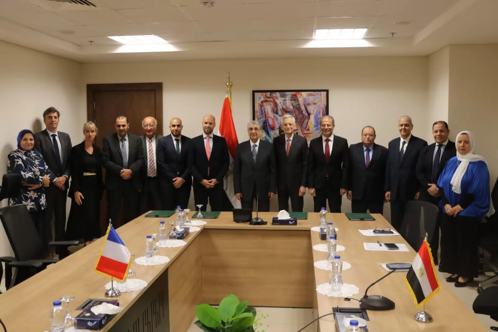 "الكهرباء": توقيع مذكرتي تفاهم مع شركة فرنسية لتطوير شبكات التوزيع