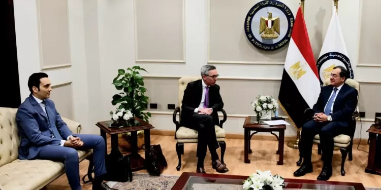 وزير البترول يتابع تطورات مشروع الأول من نوعه بمصر والشرق الأوسط.. ما هو؟