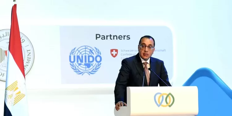 رئيس الوزراء: القطاع الخاص يلعب دورًا رائدًا في تنمية الاقتصاد الأخضر