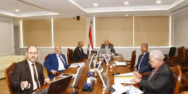 "الجزار" يتابع إجراءات طرح مشروع تطوير محطة معالجة الصرف الغربية بالإسكندرية