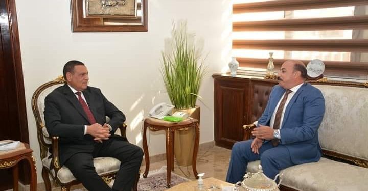 وزير التنمية المحلية هشام آمنة، مع محافظ أسوان أشرف عطية