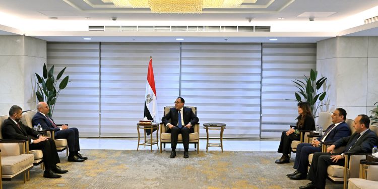 رئيس الوزراء يستعرض مع "الفطيم القابضة" الاستثمارات المرتقبة فى مصر