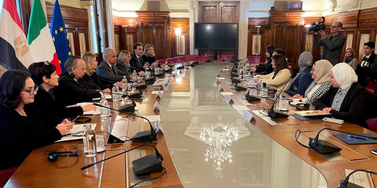 وزيرة الهجرة تبحث آليات تدشين المركز المصري الإيطالي للتدريب