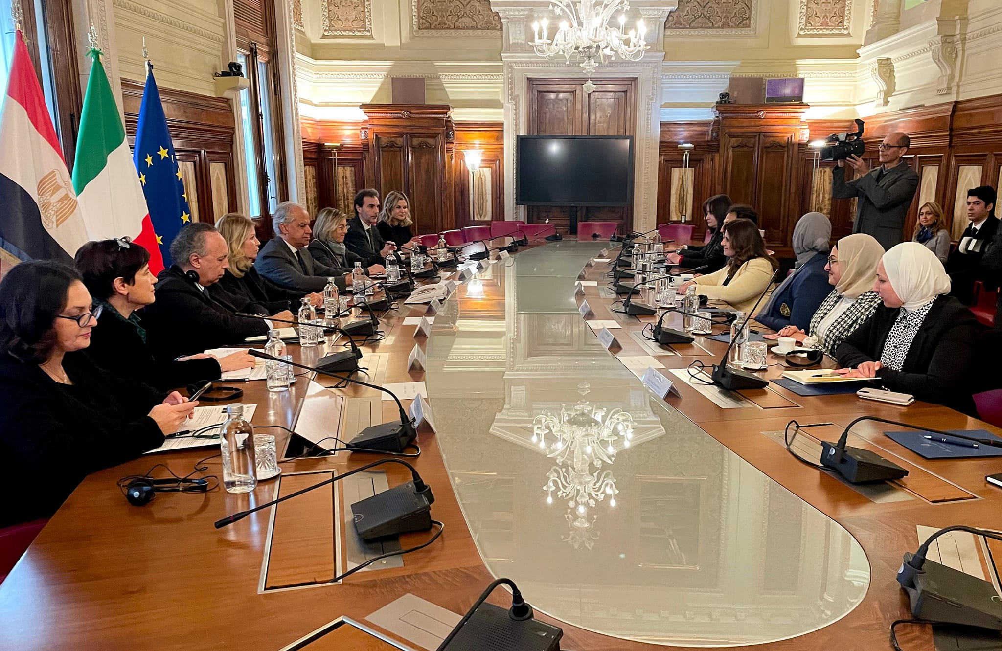 وزيرة الهجرة تبحث آليات تدشين المركز المصري الإيطالي للتدريب