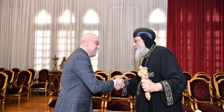 وزير الإسكان والبابا تواضروس يتابعان موقف تنفيذ الكنائس بالمدن الجديدة