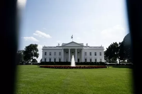 لماذا يستمر العجز المالي الأمريكي في الازدياد؟