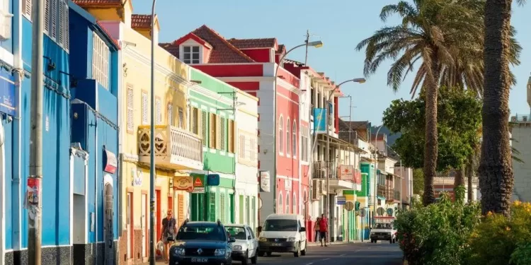 الرأس الأخضر في طريقها للحصول على قرض من "صندوق النقد"