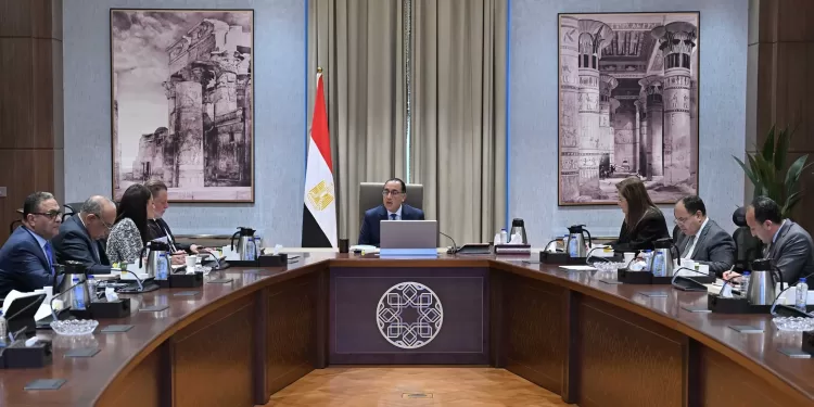 رئيس الوزراء يتابع مستجدات تنفيذ برنامج الطروحات الحكومية