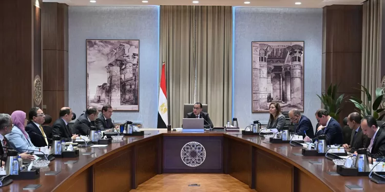 رئيس الوزراء يوجه بسرعة طرح مشروعات "المثلث الذهبى" على القطاع الخاص
