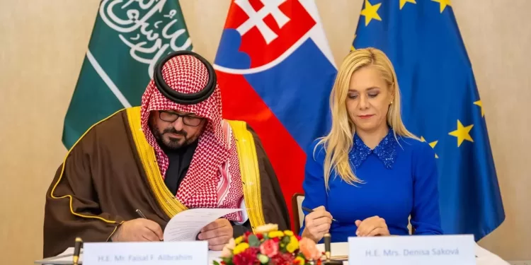 السعودية وسلوفاكيا توقعان اتفاقية تجنب الازدواج الضريبي