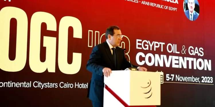 الملا - في كلمته اليوم الأحد، خلال افتتاح مؤتمر تحفيز النمو المستدام في صناعة البترول والغاز