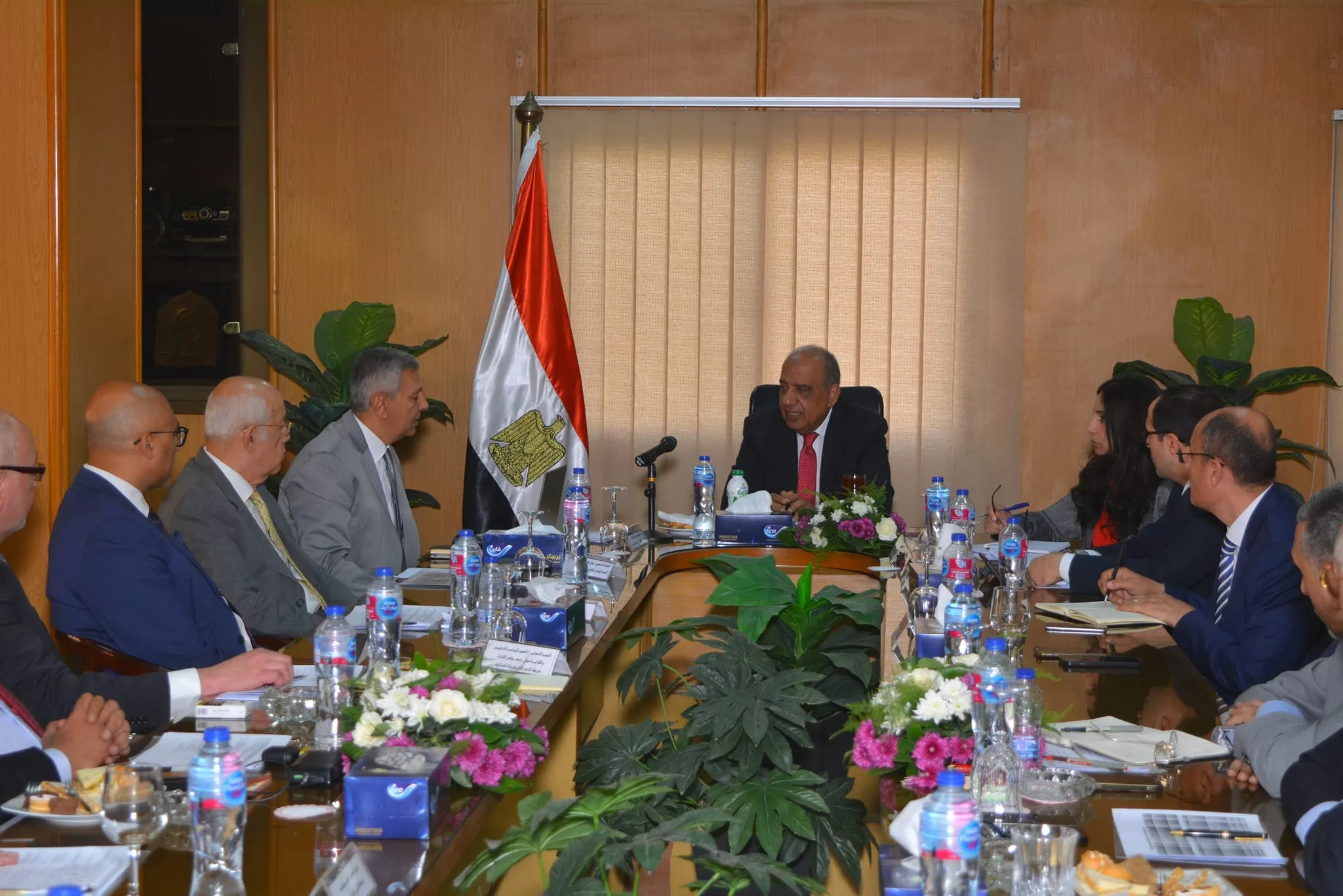 وزير قطاع الأعمال يتابع تنفيذ اشتراطات التصنيع الجيد بشركات "القابضة للأدوية"