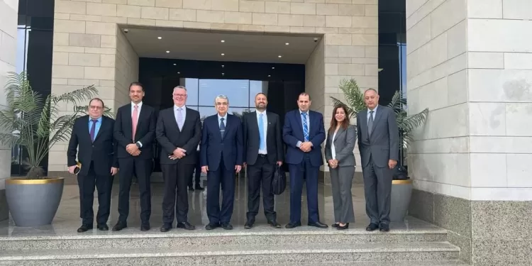وزير الكهرباء يبحث مع "سيمنس" سبل التعاون واستثماراتها فى مصر