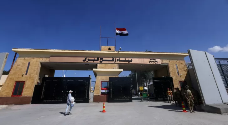 "الصحة": تخصيص 40 سيارة إسعاف داخل معبر رفح