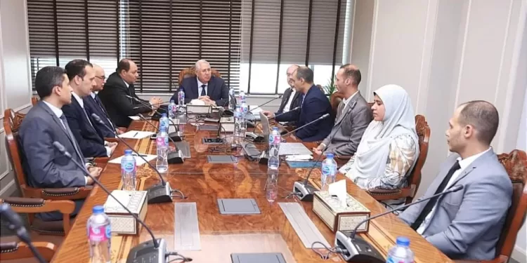 "القصير" يبحث الموقف التنفيذي لميكنة خدمات الحجر الزراعي