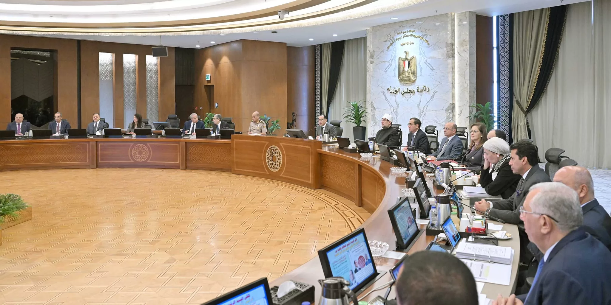 الحكومة تناقش خطة تقديم الدعم الصحي للحالات المستقبَلة من "غزة"