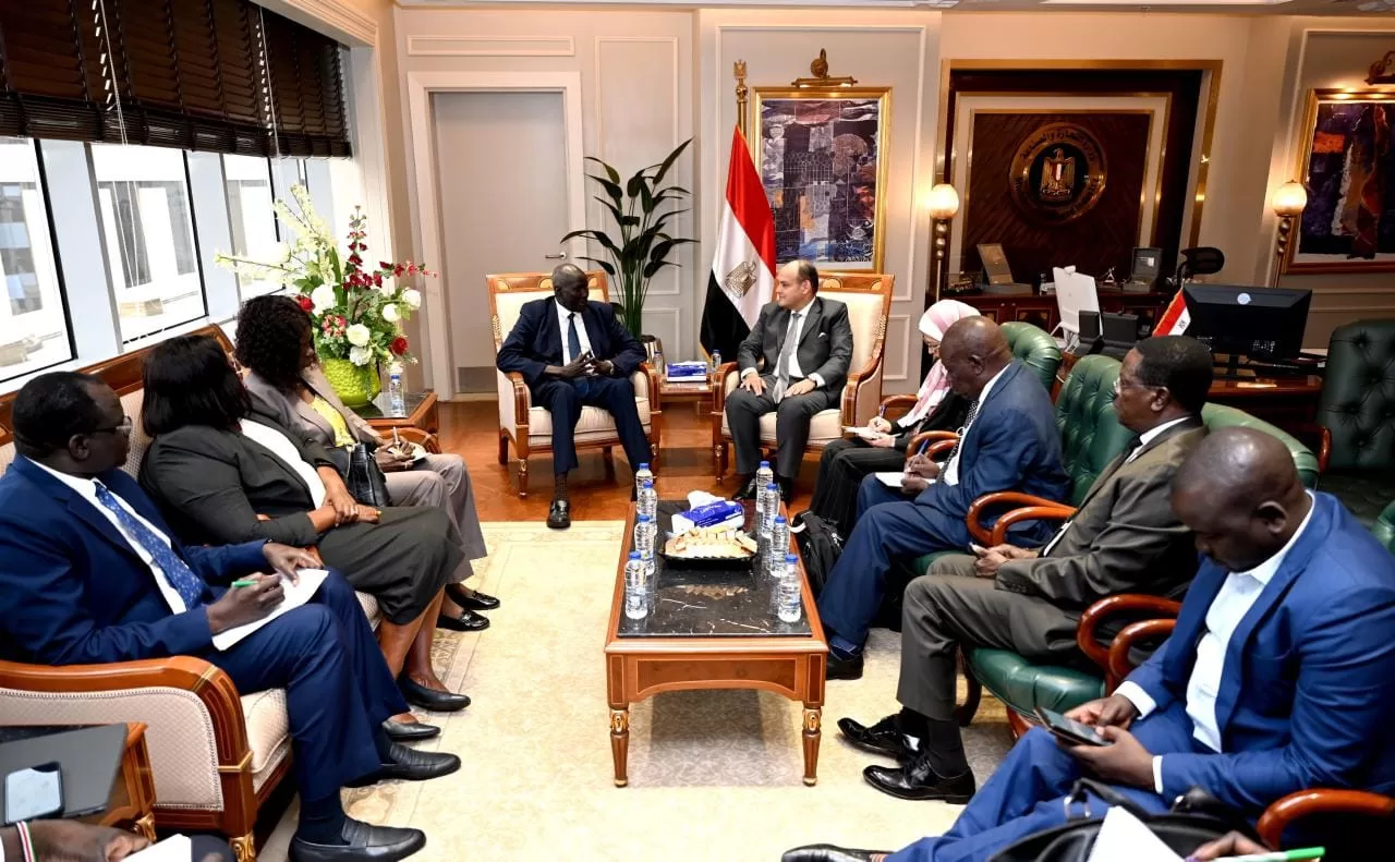 وزير التجارة يبحث مع نظيره الجنوب سوداني تعزيز التعاون الاقتصادي