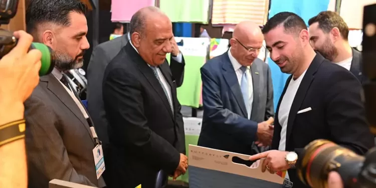 وزير قطاع الأعمال: الغزل والنسيج أحد أهم صناعات الاقتصاد القومي