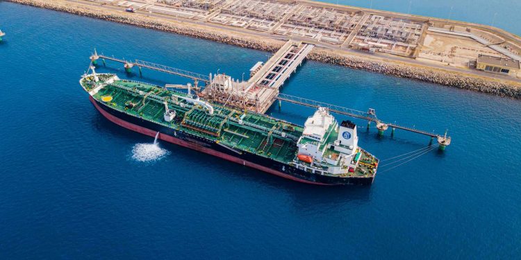 تموين السفن