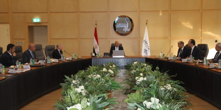 «النقل» تنتهى من تأسيس شركتى مينائى جرجوب وبرنيس البحريين