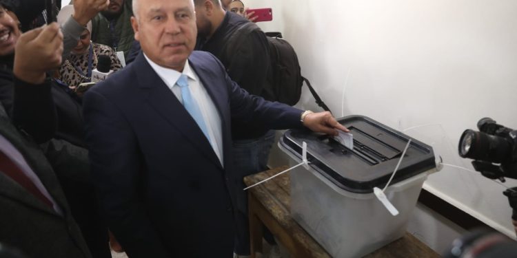 وزير النقل يدلي بصوته في الانتخابات الرئاسية 2024