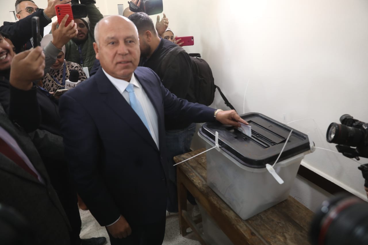 وزير النقل يدلي بصوته في الانتخابات الرئاسية 2024