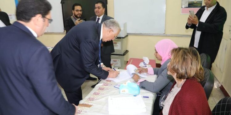 وزير الزراعة يدلي بصوته في الانتخابات الرئاسية