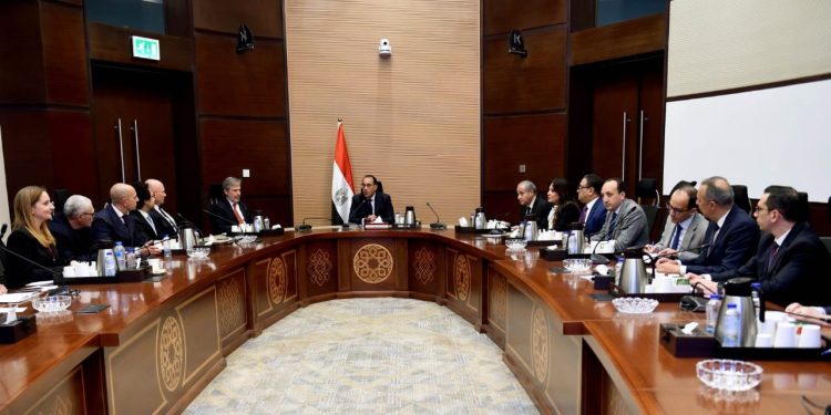 "مدبولي" يبحث مع وفد إيطالي إقامة مشروعات جديدة بمجال الأمن الغذائي