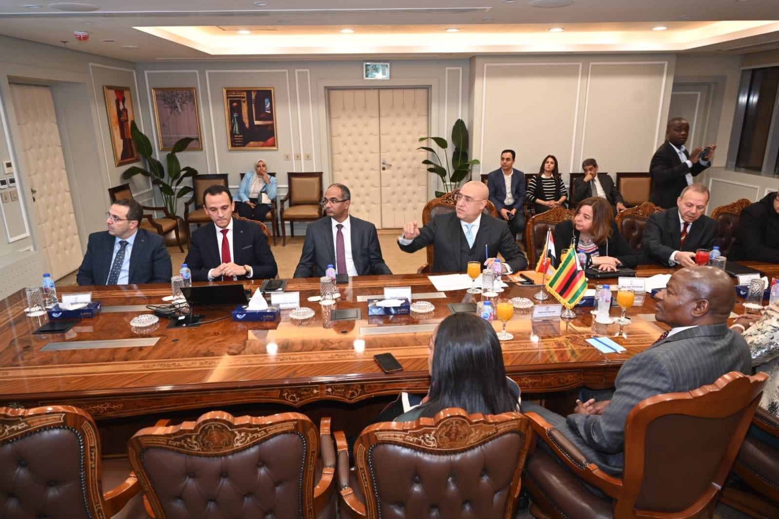 وزير الإسكان: مستعدون لمشاركة خبراتنا مع زيمبابوى وتعزيز التعاون المشترك