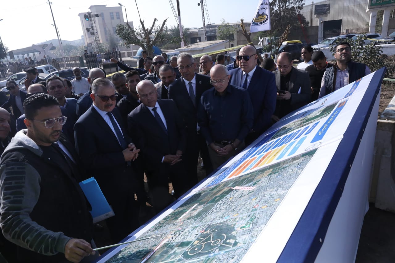 "الوزير": خطة شاملة لتطوير الطريق الدولي الساحلي من بورسعيد للسلوم