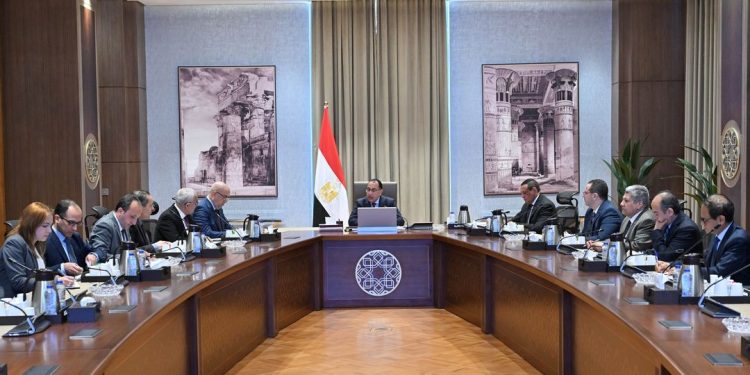 رئيس الوزراء يتابع التوسع في إقامة مدارس "المتفوقين" و"النيل" و"اليابانية"