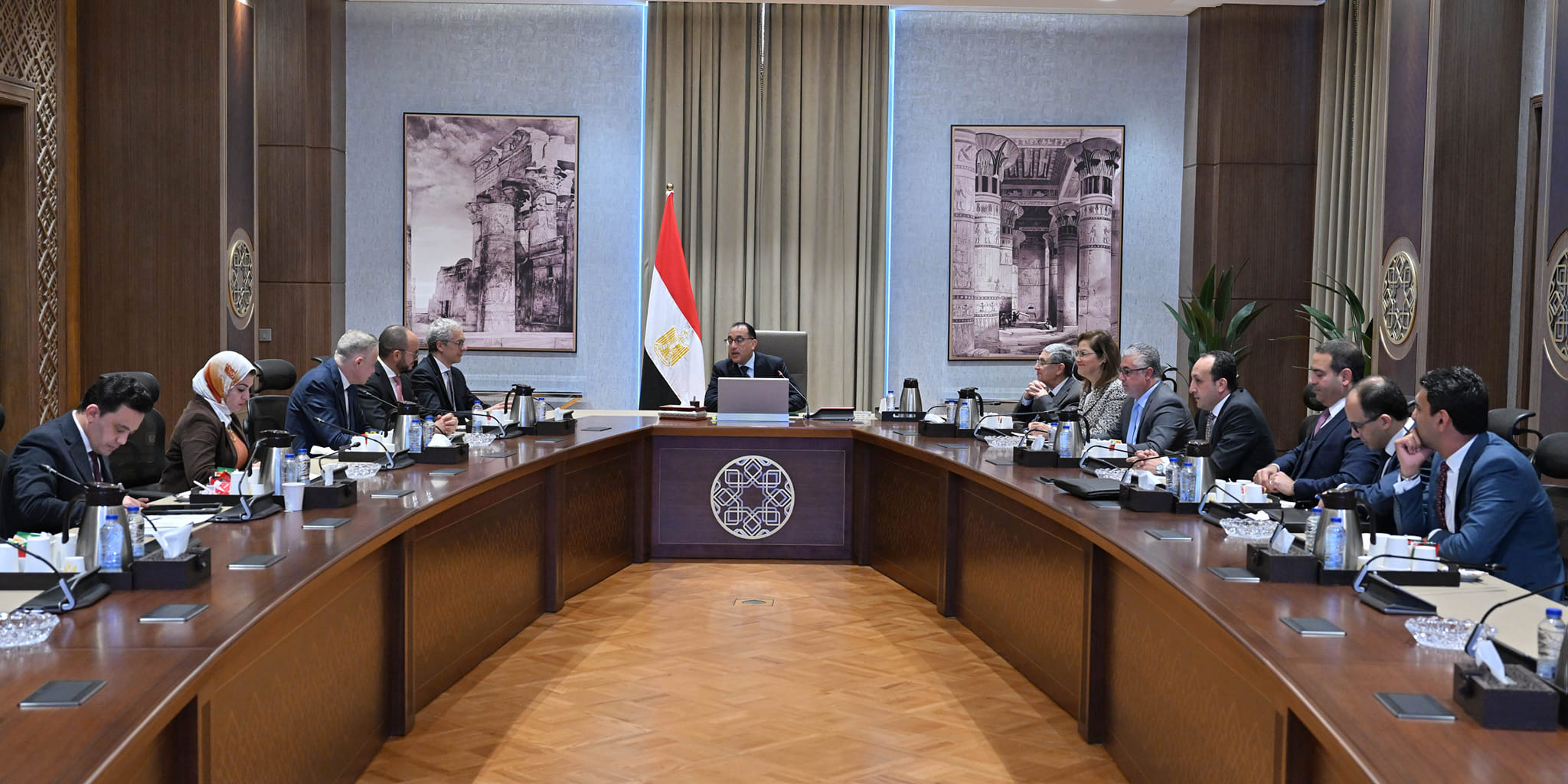 رئيس الوزراء يناقش مع "أكوا باور" البرنامج الزمنى لمشروع الهيدروجين الأخضر