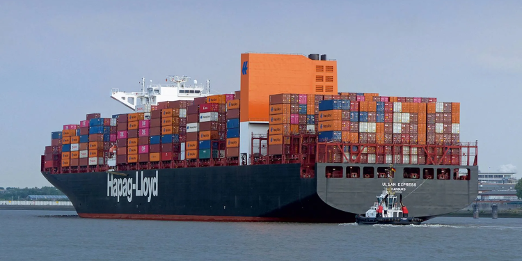 سفينة شحن تابعة لشركة هاباج لويد