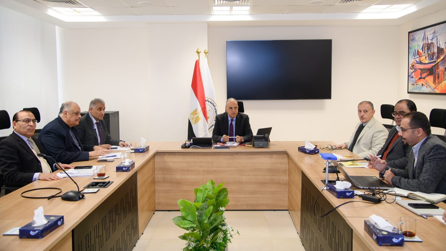وزير الري: صيانة مغذيات بحيرة المنزلة لضمان استمرار تجدد المياه
