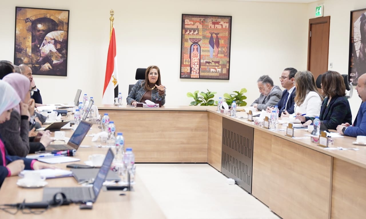 وزيرة التخطيط تبحث أولويات الخطة الاستثمارية لـ2024-2025