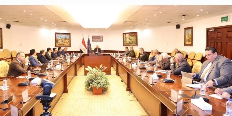 وزير الاتصالات يبحث محاور المرحلة الثانية من استراتيجية الذكاء الاصطناعى