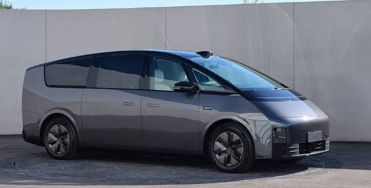 سيارة ميجا إم بي في